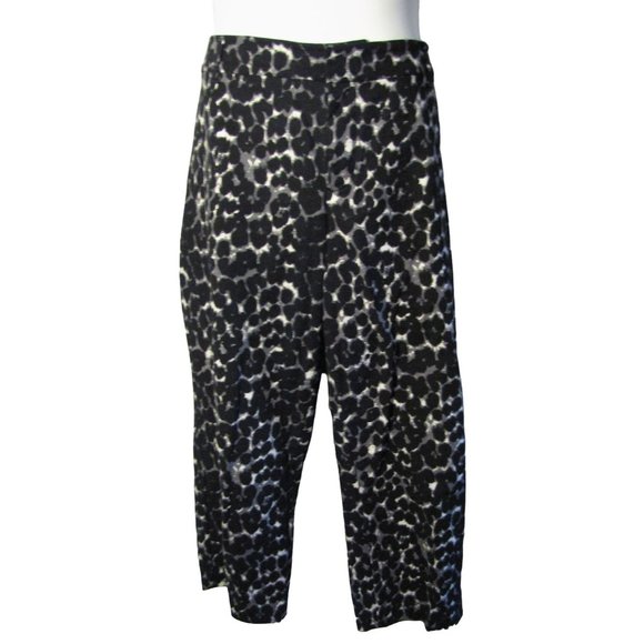 Old Navy 26 26W Black Gray Patterned Harper Fit Pants Crop Length - Picture 1 of 4